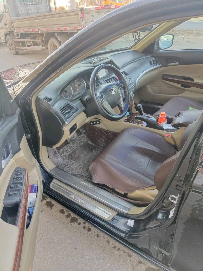 保定11年本田雅阁4