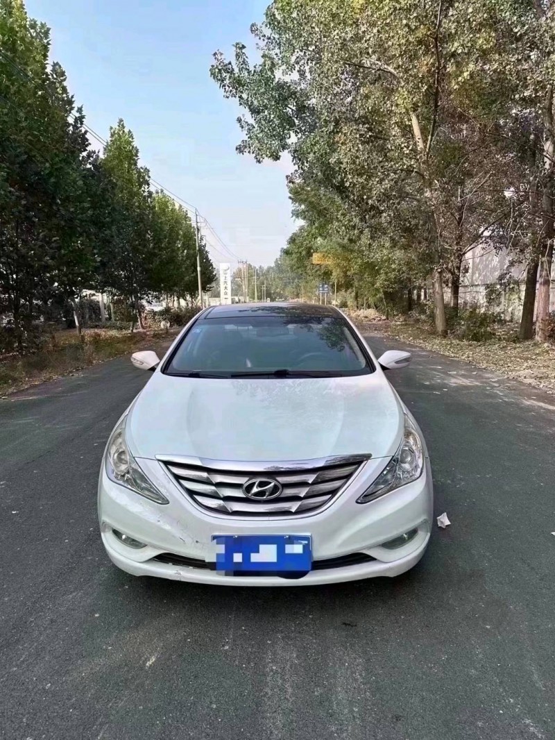 北京12年现代索纳塔八1