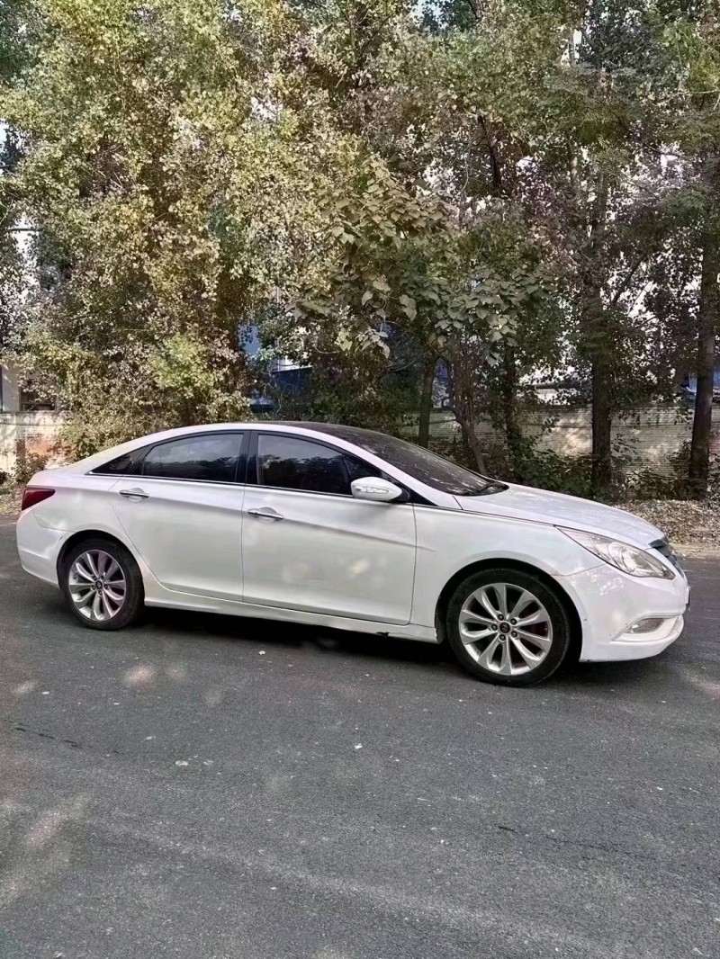 北京12年现代索纳塔八2