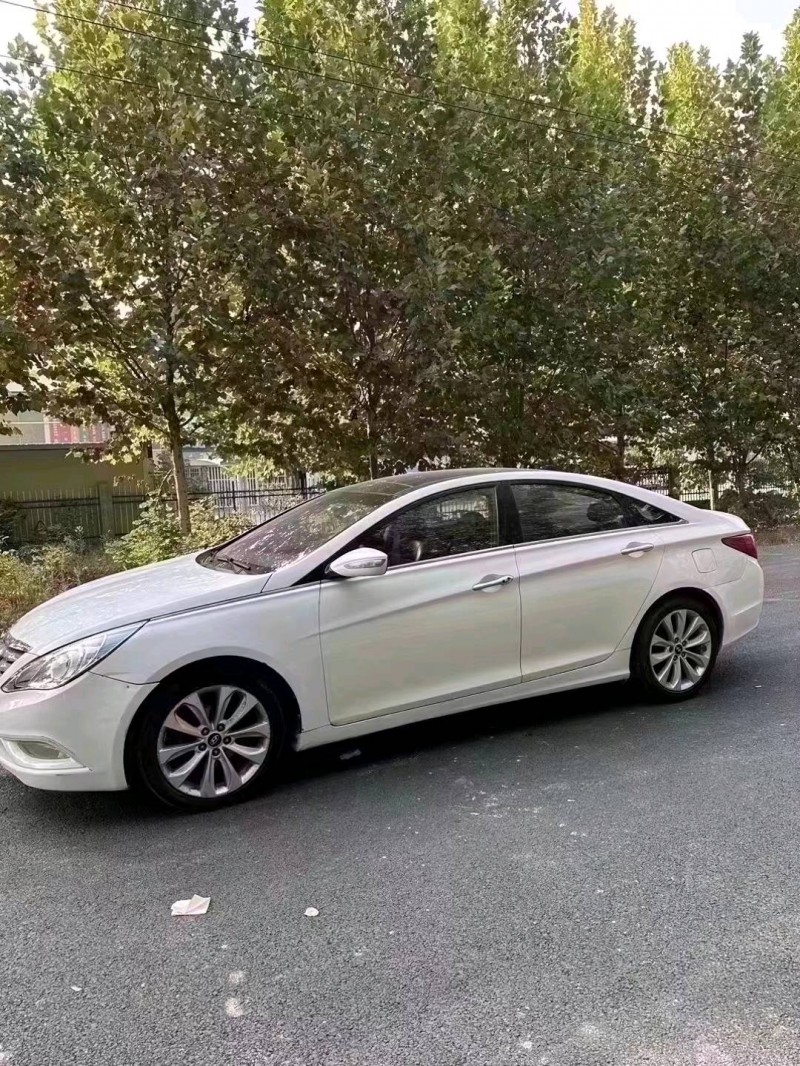 北京12年现代索纳塔八3