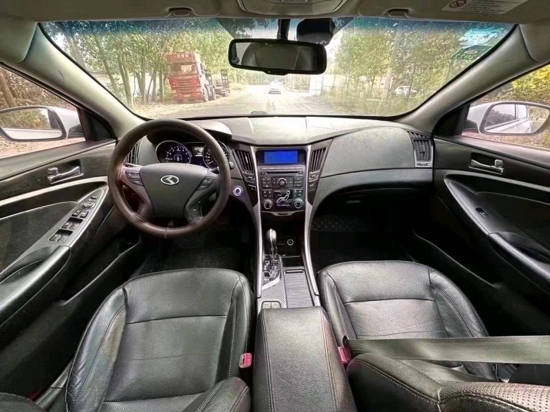 北京12年现代索纳塔八6