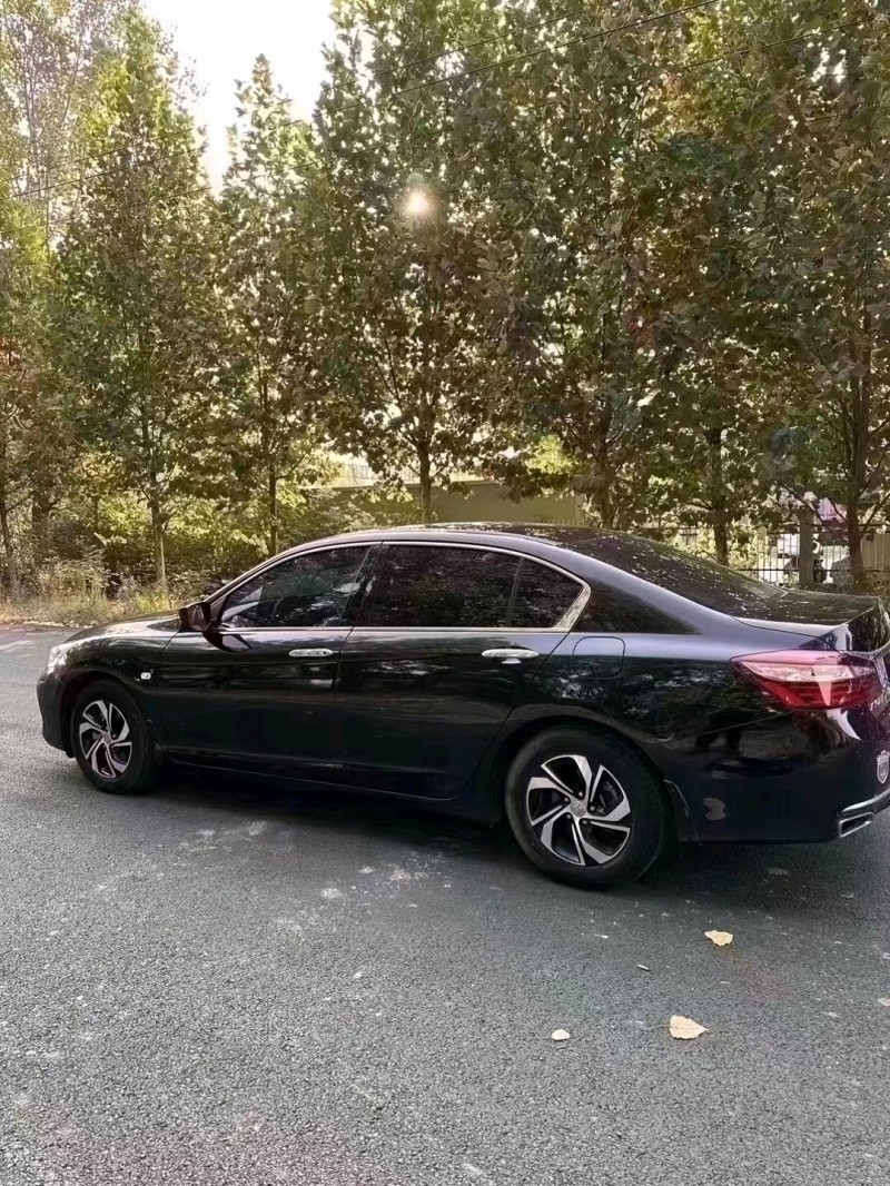 北京17年本田雅阁8