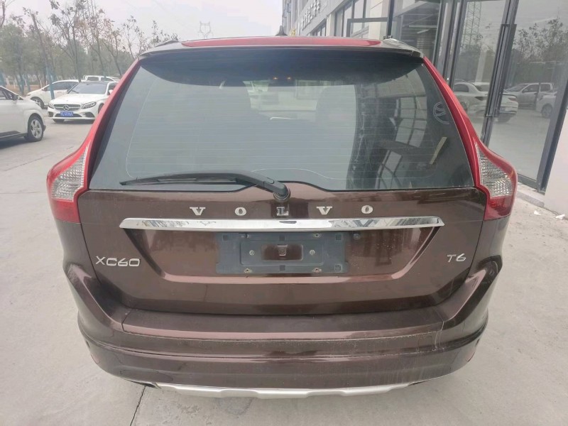 武汉16年沃尔沃XC608