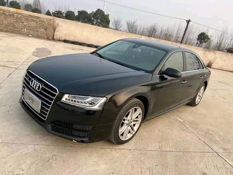 武汉17年奥迪A8L3