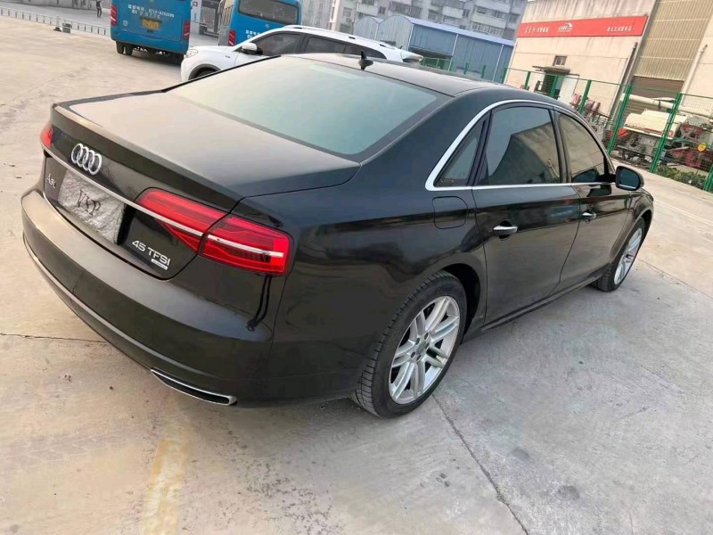 武汉17年奥迪A8L4
