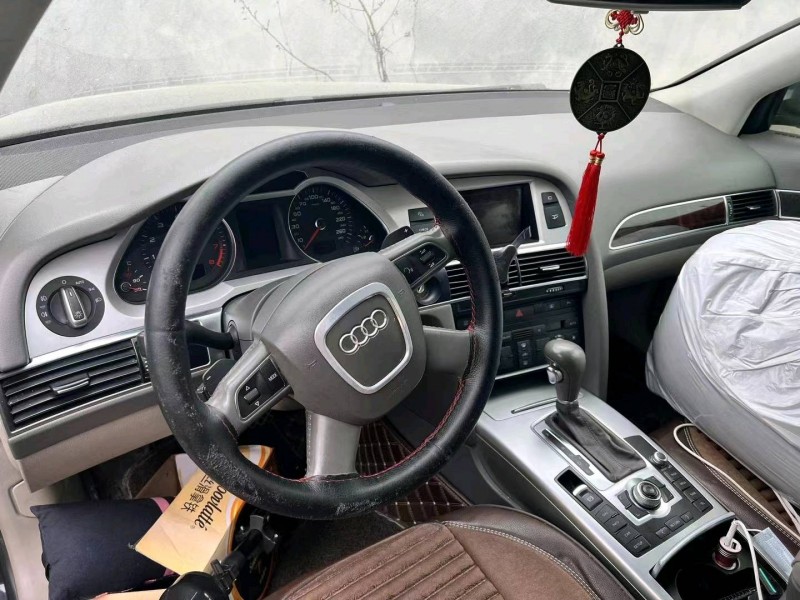 嘉兴11年奥迪A6L8