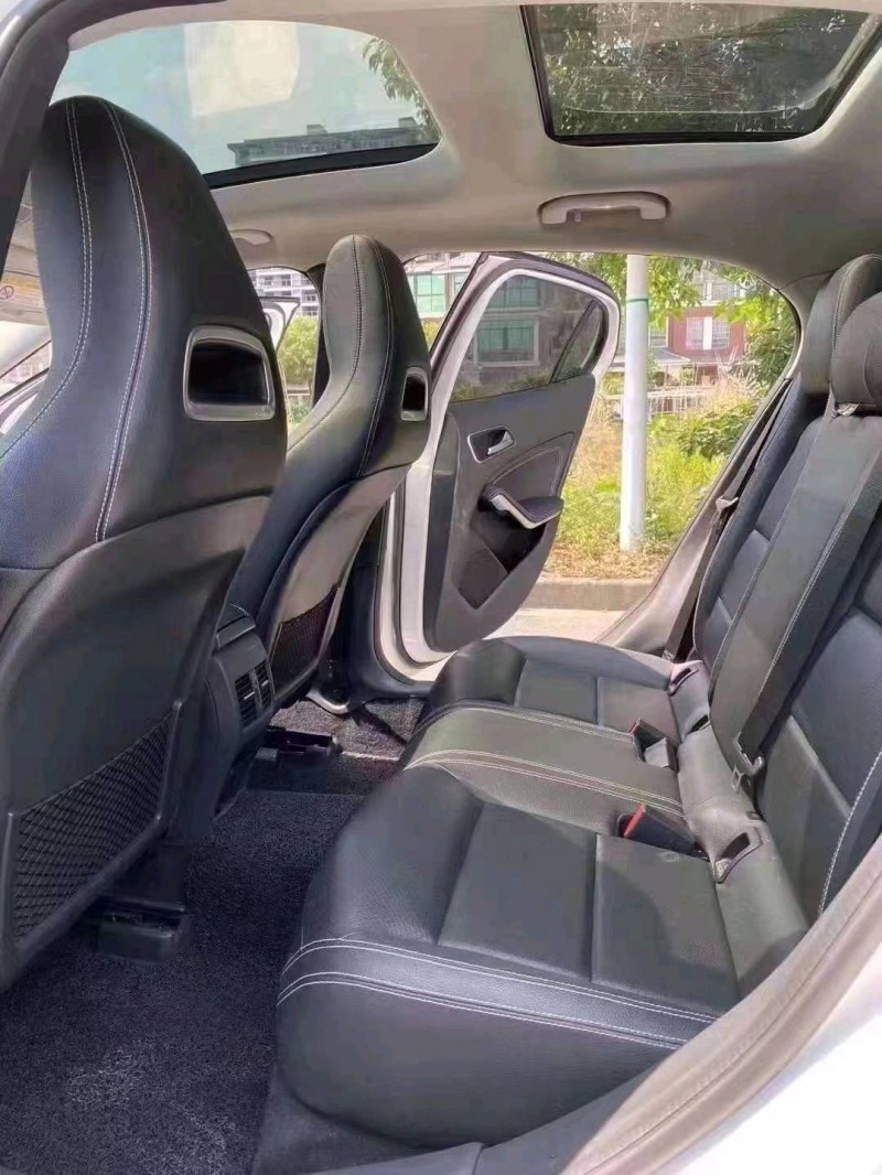 嘉兴16年奔驰GLA9