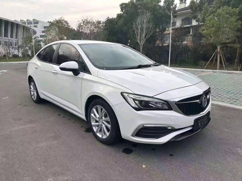 嘉兴18年别克威朗8