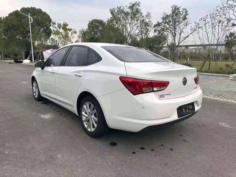 嘉兴18年别克威朗3