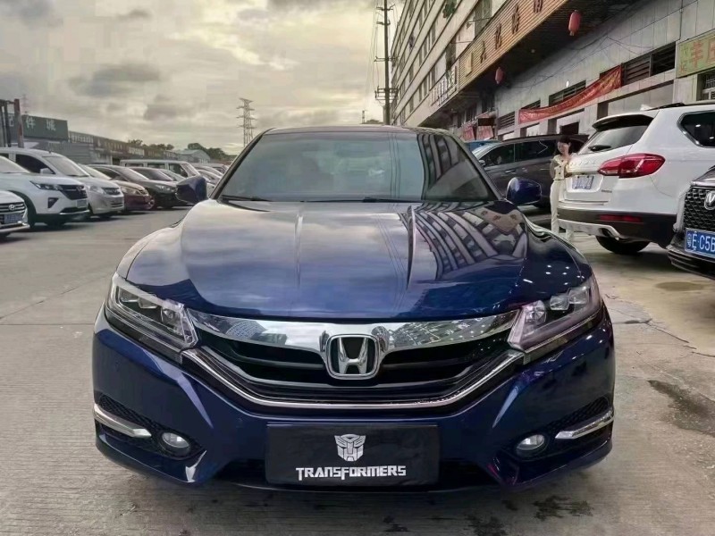 广州17年本田思铂睿1