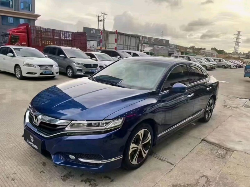 广州17年本田思铂睿2