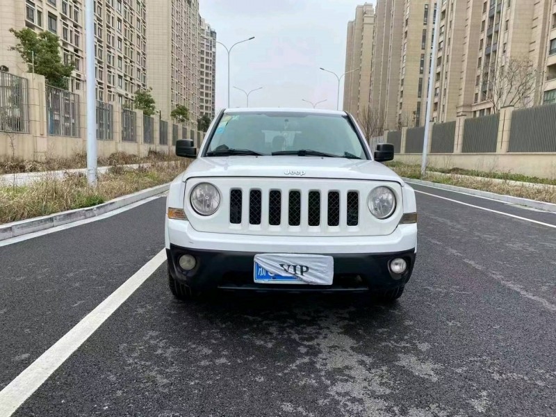 苏州14年Jeep自由客1