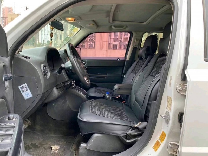 苏州14年Jeep自由客4