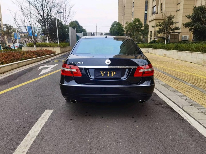 苏州11年奔驰E9