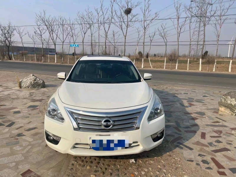 济南13年日产天籁1