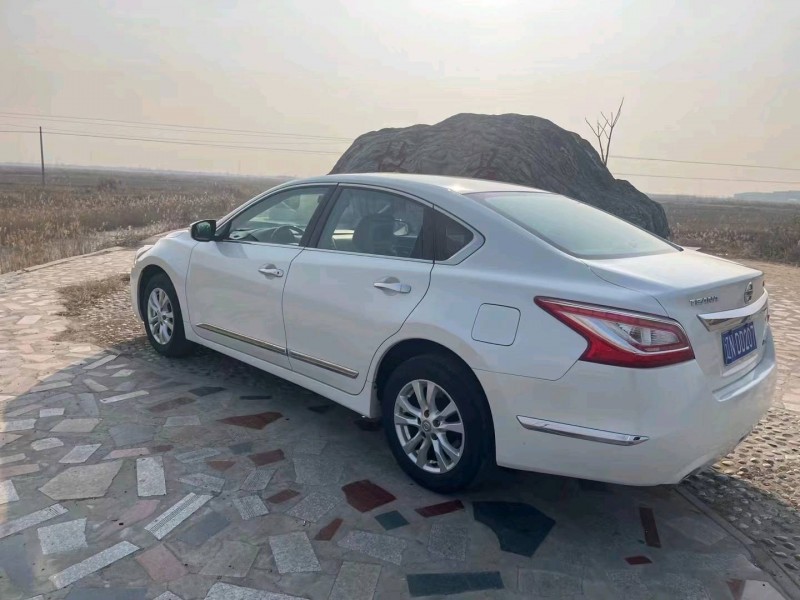 济南13年日产天籁5