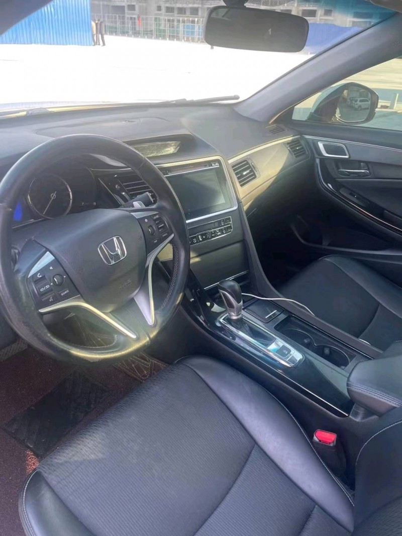 济南17年本田思铂睿5