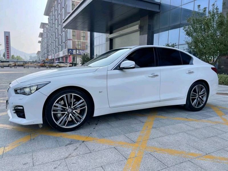 济宁14年英菲尼迪Q508