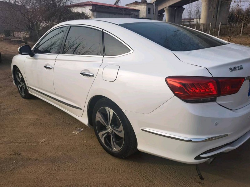 保定16年本田思铂睿5