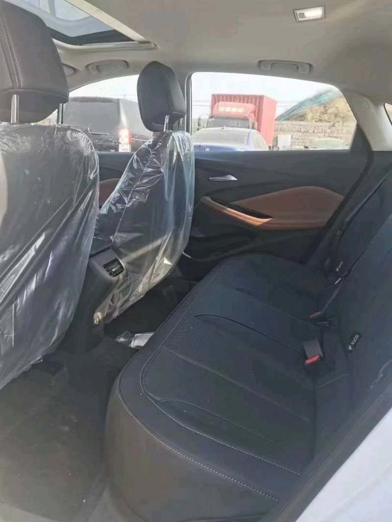 枣庄22年别克威朗2