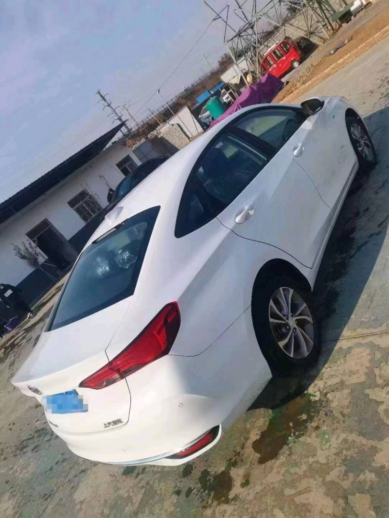 枣庄22年别克威朗7