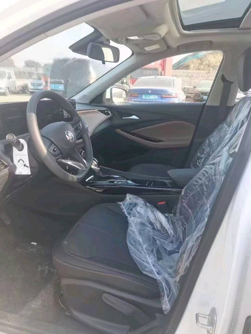 枣庄22年别克威朗8