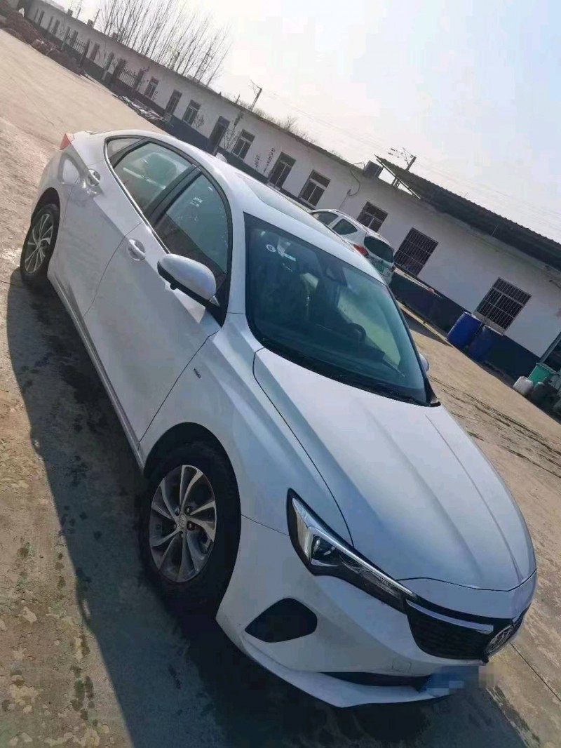 枣庄22年别克威朗9