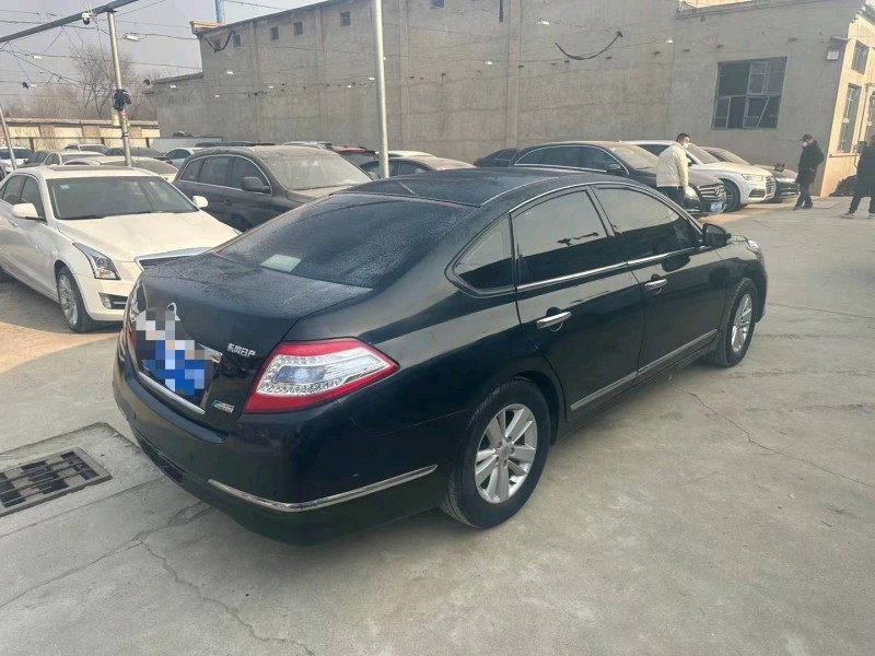 保定11年日产天籁5