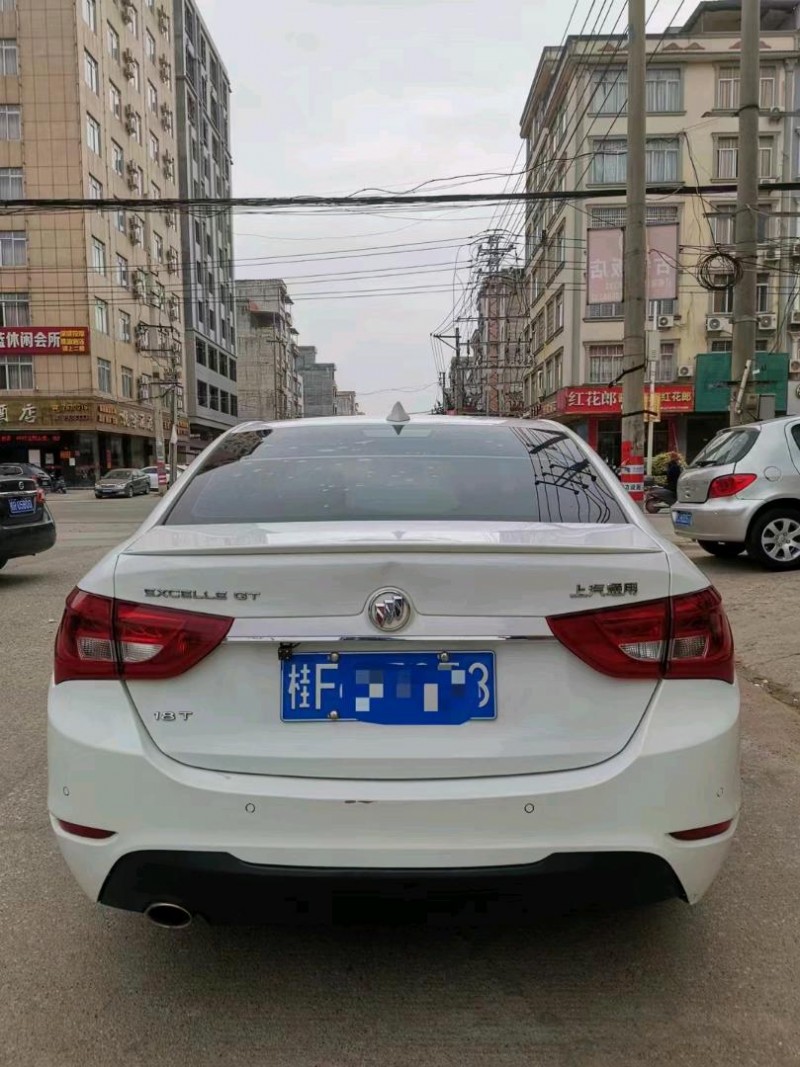 梧州17年别克英朗5