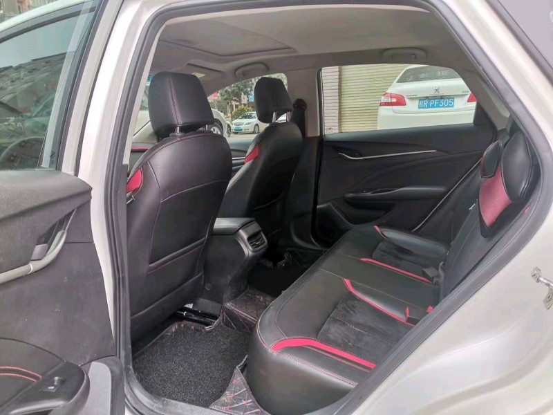 梧州17年别克英朗7