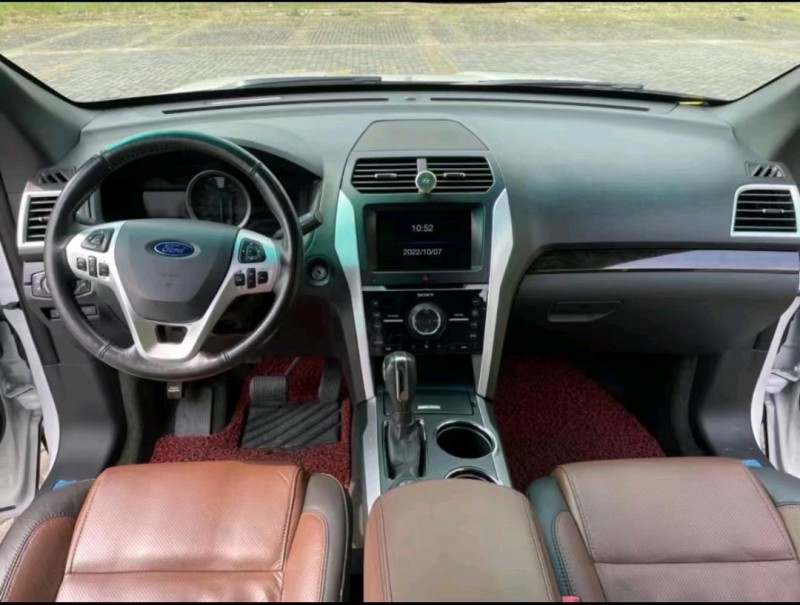 重庆15年福特探险者5