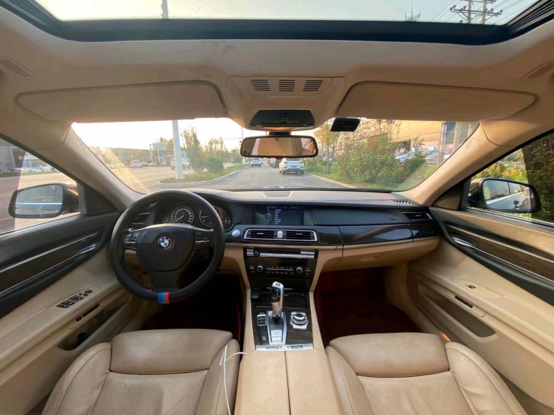 保定10年宝马7系6