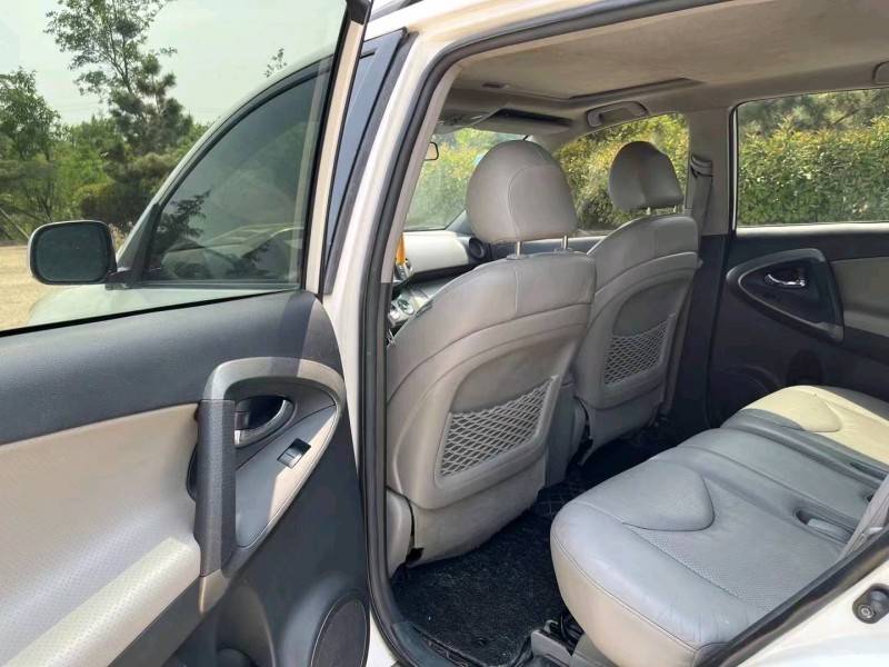 青岛10年丰田RAV46