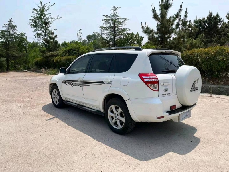 青岛10年丰田RAV49