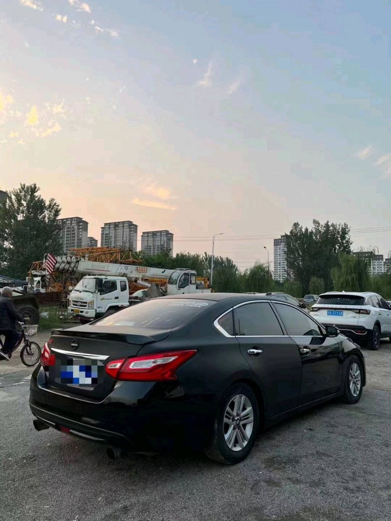 北京17年日产天籁5