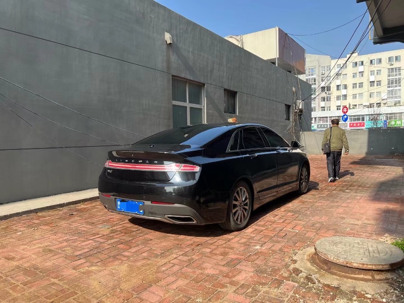 青島20年林肯MKZ9