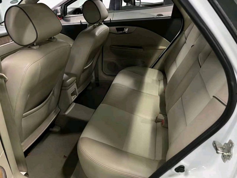 衡阳16年别克凯越3