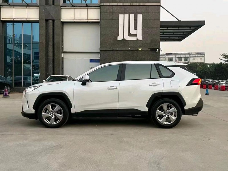 东莞22年丰田RAV4荣放4