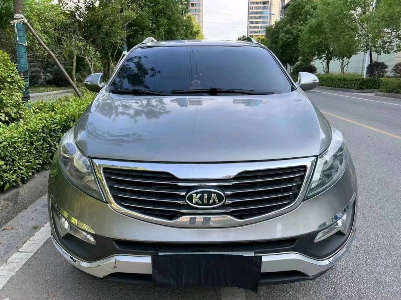 济南13年起亚智跑1