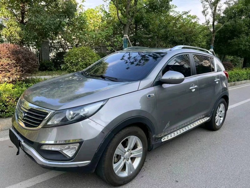 济南13年起亚智跑2