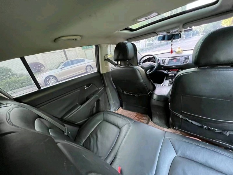 济南13年起亚智跑6