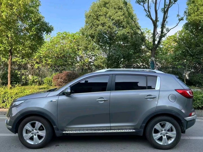 济南13年起亚智跑7