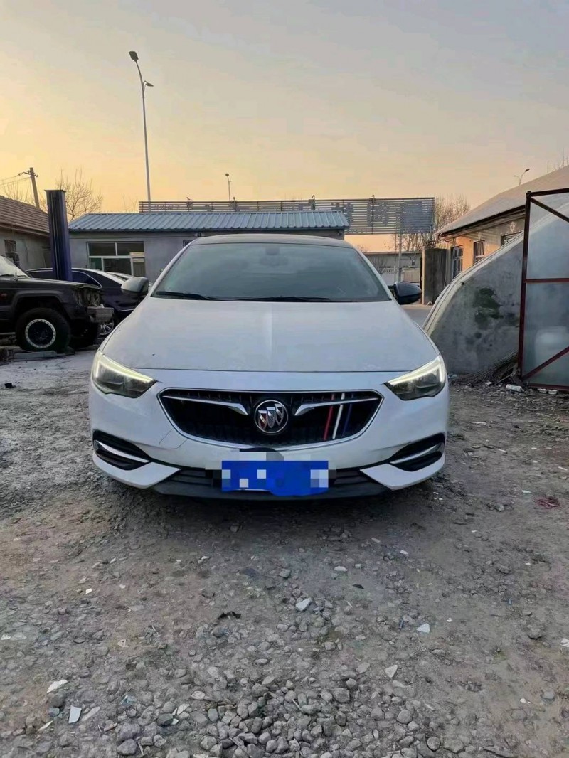 枣庄18年别克君威8