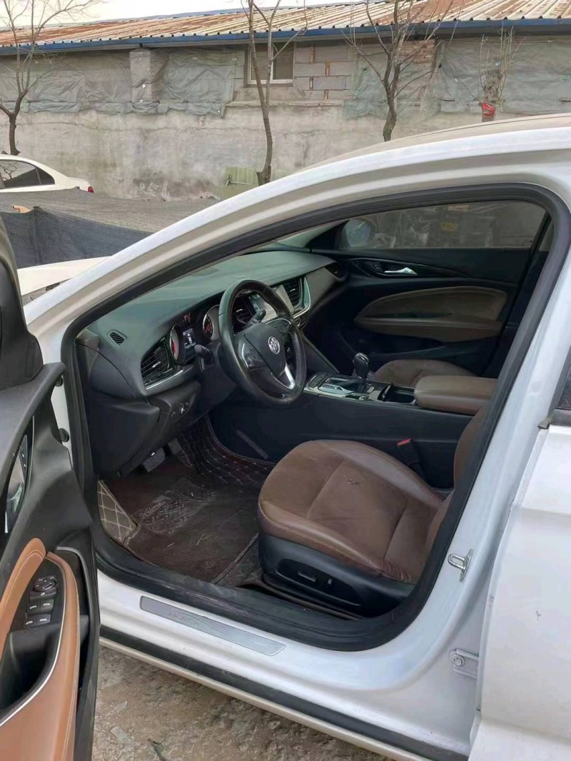 枣庄18年别克君威5