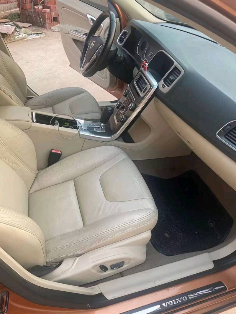 三明12年沃尔沃S60L3