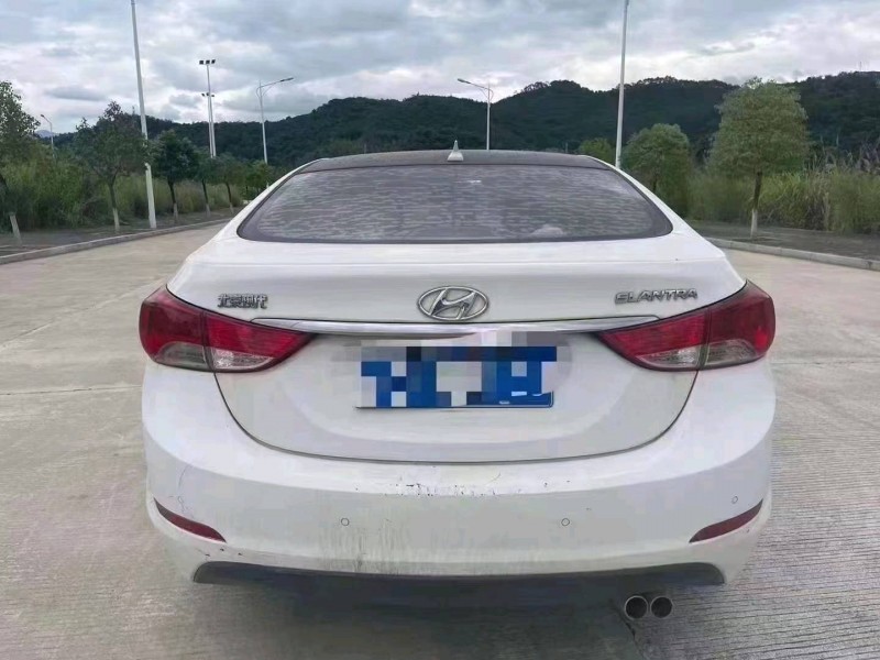 三明14年现代朗动8