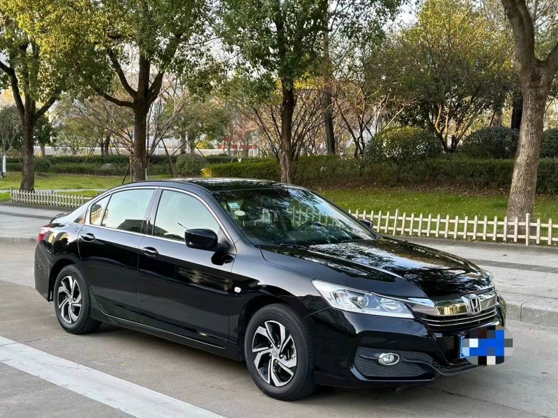 嘉兴18年本田雅阁2