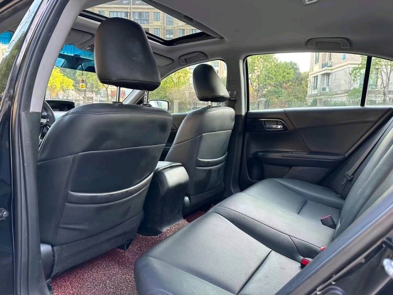 嘉兴18年本田雅阁5