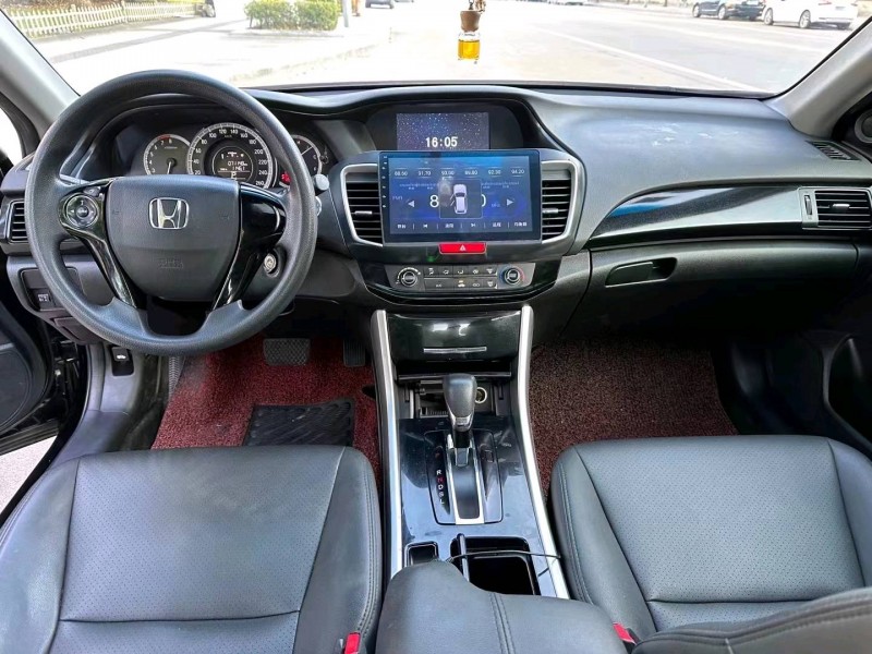 嘉兴18年本田雅阁4