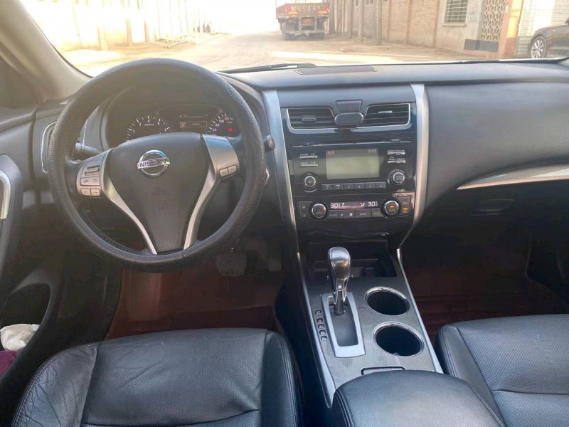 保定15年日产天籁7